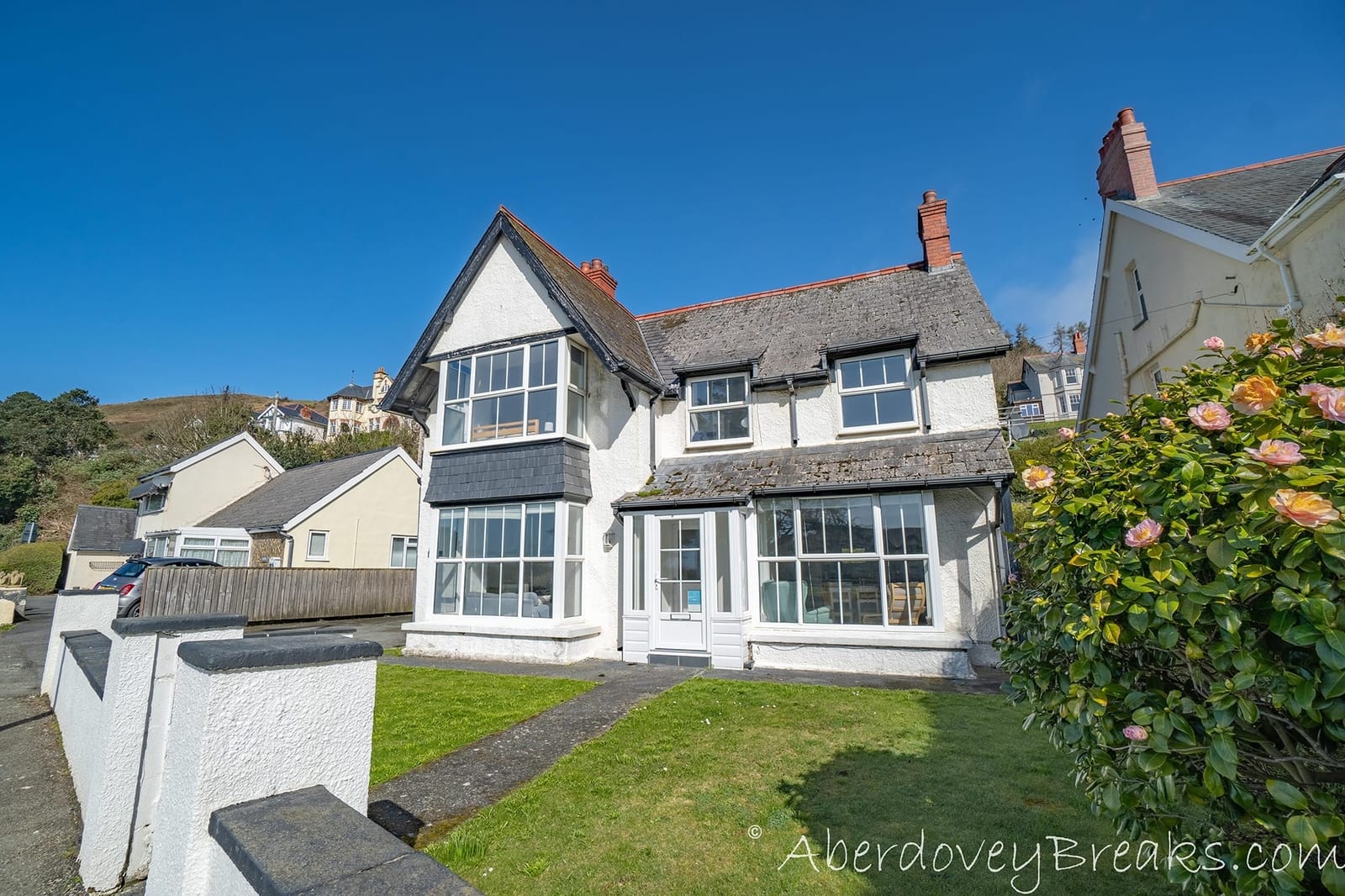SelfCatered Holiday Cottages in Aberdovey, Wales, UK Sleeps 8+